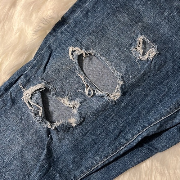 Levi’s Boyfriend Distressed Jeans - Picture 7 of 14